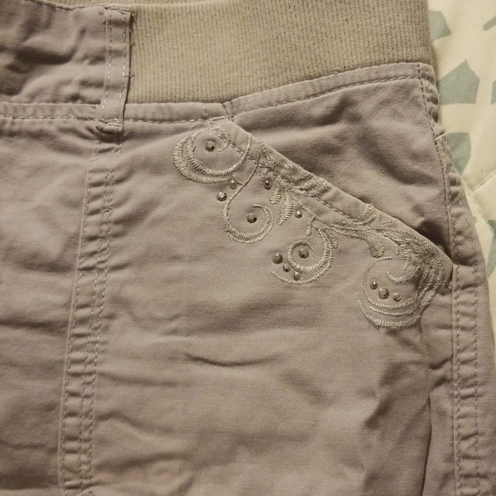 Shorts - Picture 2 of 4